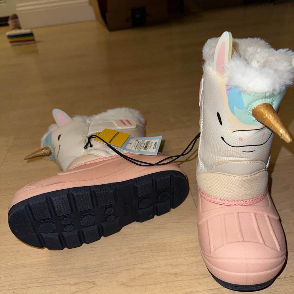 Toddler girls unicorn winter boots. (12)